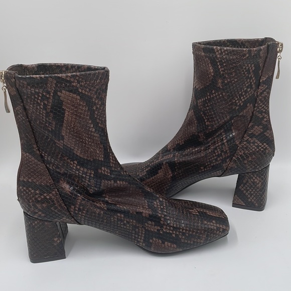 Primark Snakeskin Print Chunky/Block Heel Boots - Picture 6 of 12